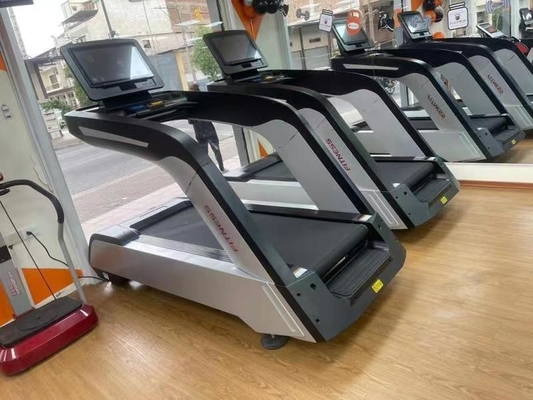 Logo personnalisé disponible sur tapis roulant en acier pour l' entraînement cardio dans le gymnase commercial