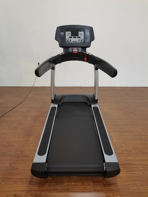 Découvrez la commodité du tapis roulant à charge moyenne pour la course à pied et l'entraînement cardio