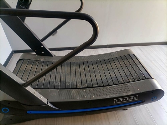 Le tapis roulant à courbe manuel non motorisé pour les chargeurs moyens