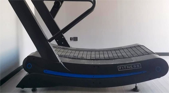 Le tapis roulant à courbe manuel non motorisé pour les chargeurs moyens