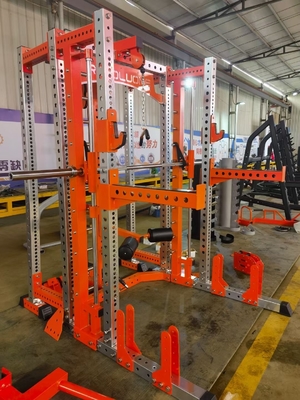 Équipement de gymnastique en acier personnalisé multi-fonctionnel à l' intérieur Smith Machine avec piles de poids