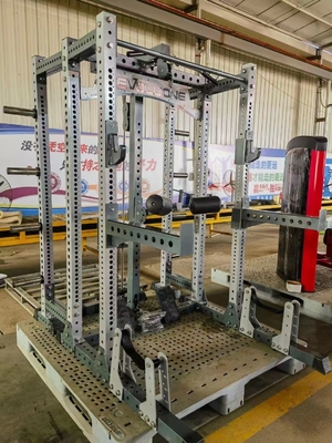 Équipement de gymnastique en acier personnalisé multi-fonctionnel à l' intérieur Smith Machine avec piles de poids