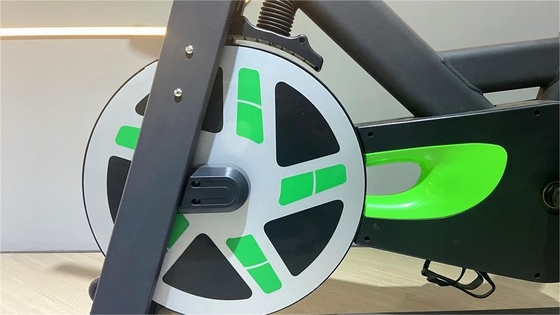 Équipement de gymnastique Flywheel de 18 kg pour l'entraînement cardio et le renforcement corporel commerciaux