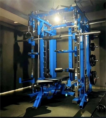Entraînement de force à domicile avec un entraîneur fonctionnel tout-en-un et une pile de poids de 3*80 kg