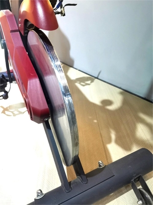 Équipement de gymnastique commercial Vélo d'exercice de musculation en acier pour entraînement cardio en intérieur