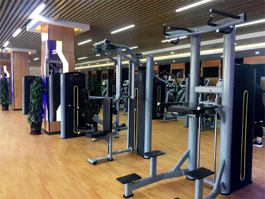 Barre de traction et machine de trempage pour le triceps Deltoïdes entraînement en utilisant la fonction de fitness sport