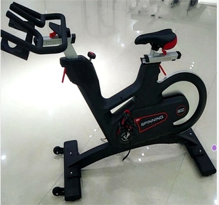 Poids du volant volant 13/15 kg Vélo de filature en intérieur pour la remise en forme commerciale et l'entraînement cardio