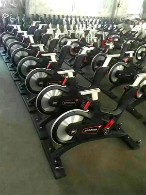 Poids du volant volant 13/15 kg Vélo de filature en intérieur pour la remise en forme commerciale et l'entraînement cardio