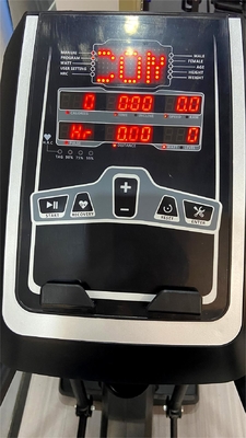 Machine elliptique commerciale Cross Trainer pour le fitness à domicile 2100*640*1800 mm Taille
