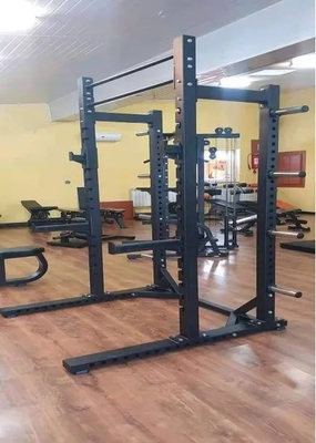 Le support de squat multifonctionnel à charge moyenne est le partenaire ultime d'entraînement en force