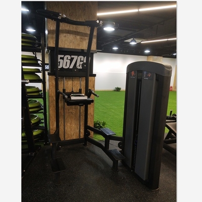 Améliorez votre routine d'entraînement avec des machines de sélection de la charge des broches dans le gymnase de l'entraîneur de force