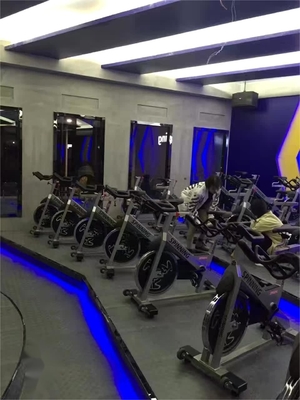 Exercice aérobie Vélo de spinning en intérieur avec résistance magnétique et fonction de musculation