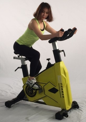 Équipement de remise en forme Freeman Vélo d'exercice de spinning commercial en taille 1160*595*1220mm