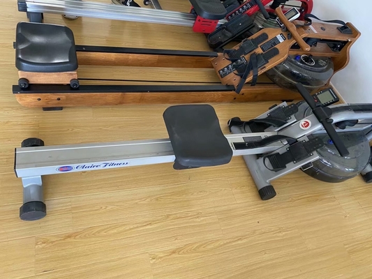 Appareil d'aviron à rames commercial efficace pour le fitness en plein air 70kg 2240*610*508