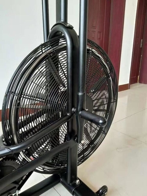 Entraînement cardiovasculaire intensif avec le vélo commercial Befreeman Air en Gary/rouge/noir/jaune