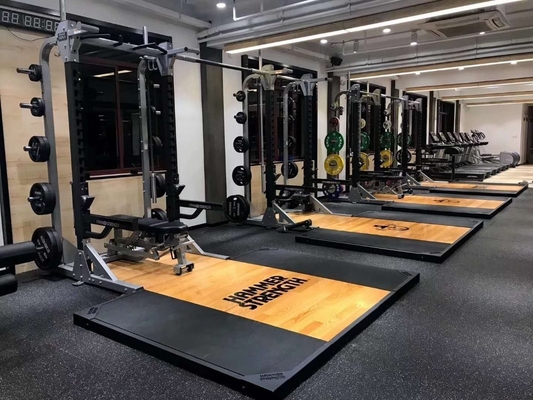 Fitness Sport doit avoir un support de squat de poids pour l'aviron et l'haltérophilie