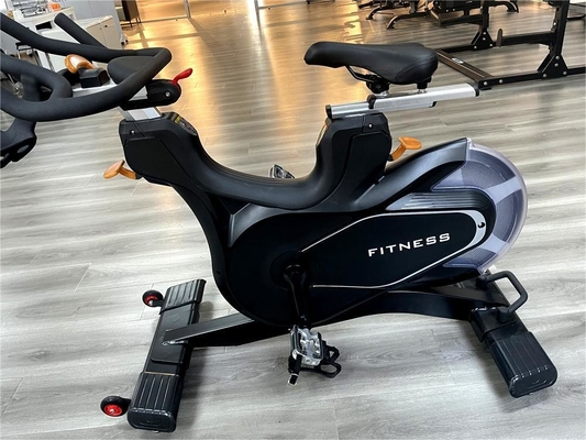 Gymnase commercial Magnétique Spinning Bike Cadre optionnel Couleur Résistance auto-générée