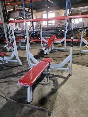 Logo personnalisé disponible banc plat en acier pour le centre de gymnastique banc de poids de chargeur moyen