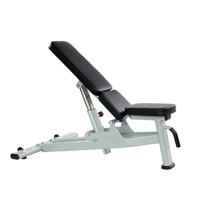 Le banc de poids à charge moyenne est le choix idéal pour l'entraînement en force dans les gymnases commerciaux