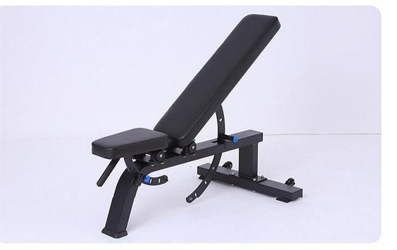 Un banc d'entraînement en métal unisexe idéal pour le levage de poids et les entraînements abdominaux