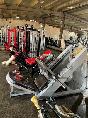 Plaque d'acier chargée 45 degrés machine de pressage des jambes pour l'entraînement de force sur mesure dans le gymnase