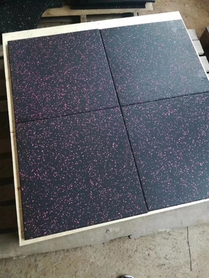 Tapis de sol en caoutchouc neutre pour l'entraînement en force à domicile