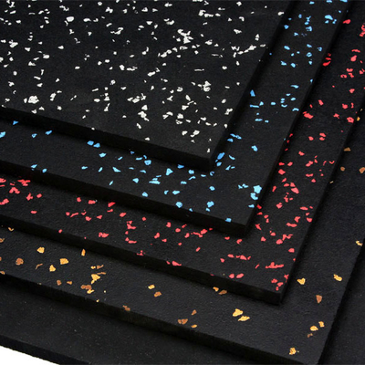Tapis en caoutchouc de gymnase avec une épaisseur de 10 mm/15 mm/20 mm/25 mm/30 mm et une grande durabilité
