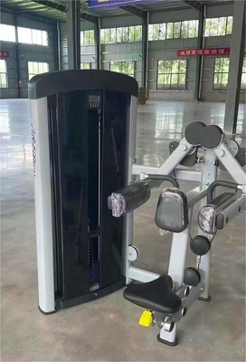 L'entraînement des biceps à domicile a été rendu plus facile grâce à une machine d'exercice de levage latéral assis