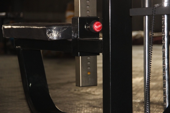 Équipement de gymnastique commercial Pièces de poids universelles épingles chargées en acier Bar de traction latente assise