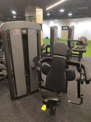 Centre de gymnastique commercial machine de remontage de bicep assise chargée de broches avec pile de poids de 80 kg