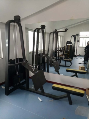 Équipement de remise en forme de gymnase commercial assis en rangée basse avec logo personnalisé disponible