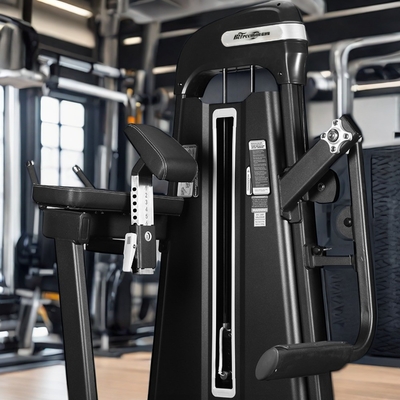 Application de chargeuse moyenne de gymnase Application de machine d'exercice Pieds pour centre de gymnase 1080*920*1580