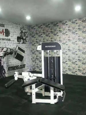 L'équipement de remise en forme pour hommes libres et de charge moyenne