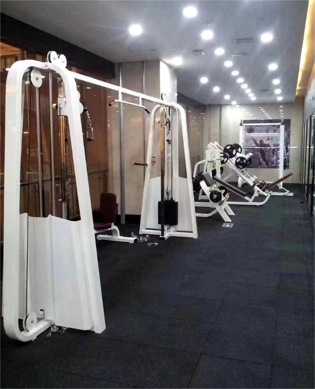 Crossover de câble réglable de type chargeur moyen pour l'entraînement en force et le culturisme